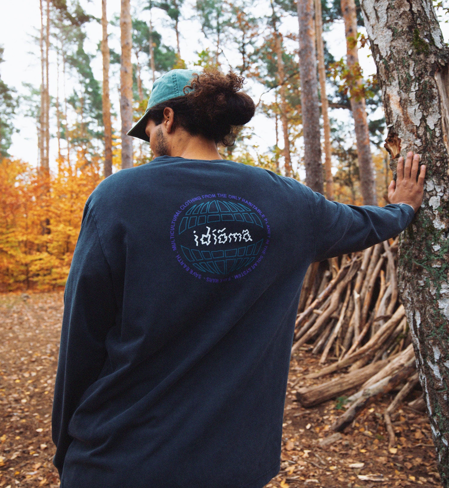 Planet T-shirt (Long Sleeve)